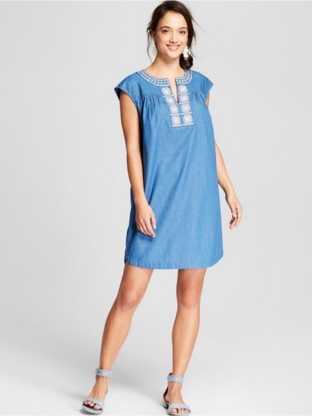 Knox Rose Chambray Blue Split Neck Shift Dress with Embroidery Size M